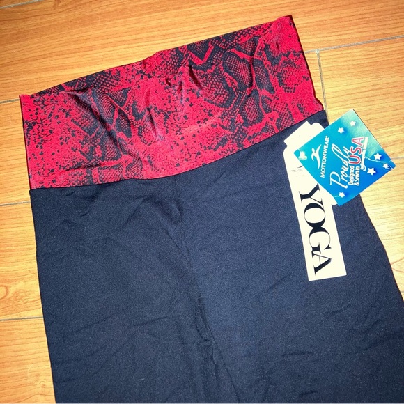 3/$15!! NWT Yoga Pants Snake Charmer - Picture 4 of 5